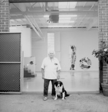 Francis in Venice studio, California. (Photo by Meibao D. Nee.)